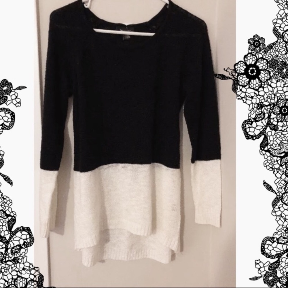 AB Studio black white Tunic sweater knit shirt